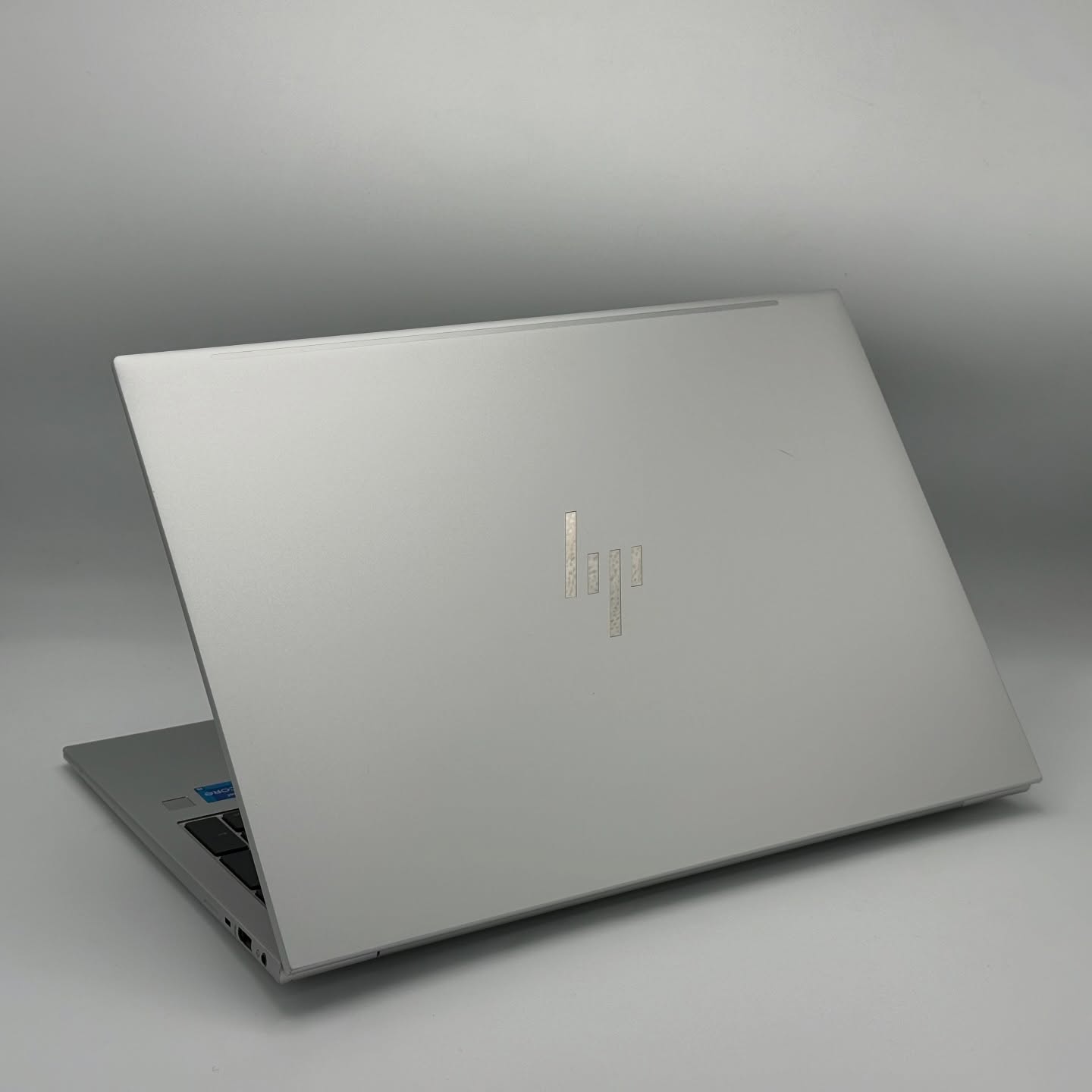 HP ELITEBOOK 860 G9 / 12th I5-1235U / 8Go DDR5 / 256SSD / 16” FHD+ – Image 4