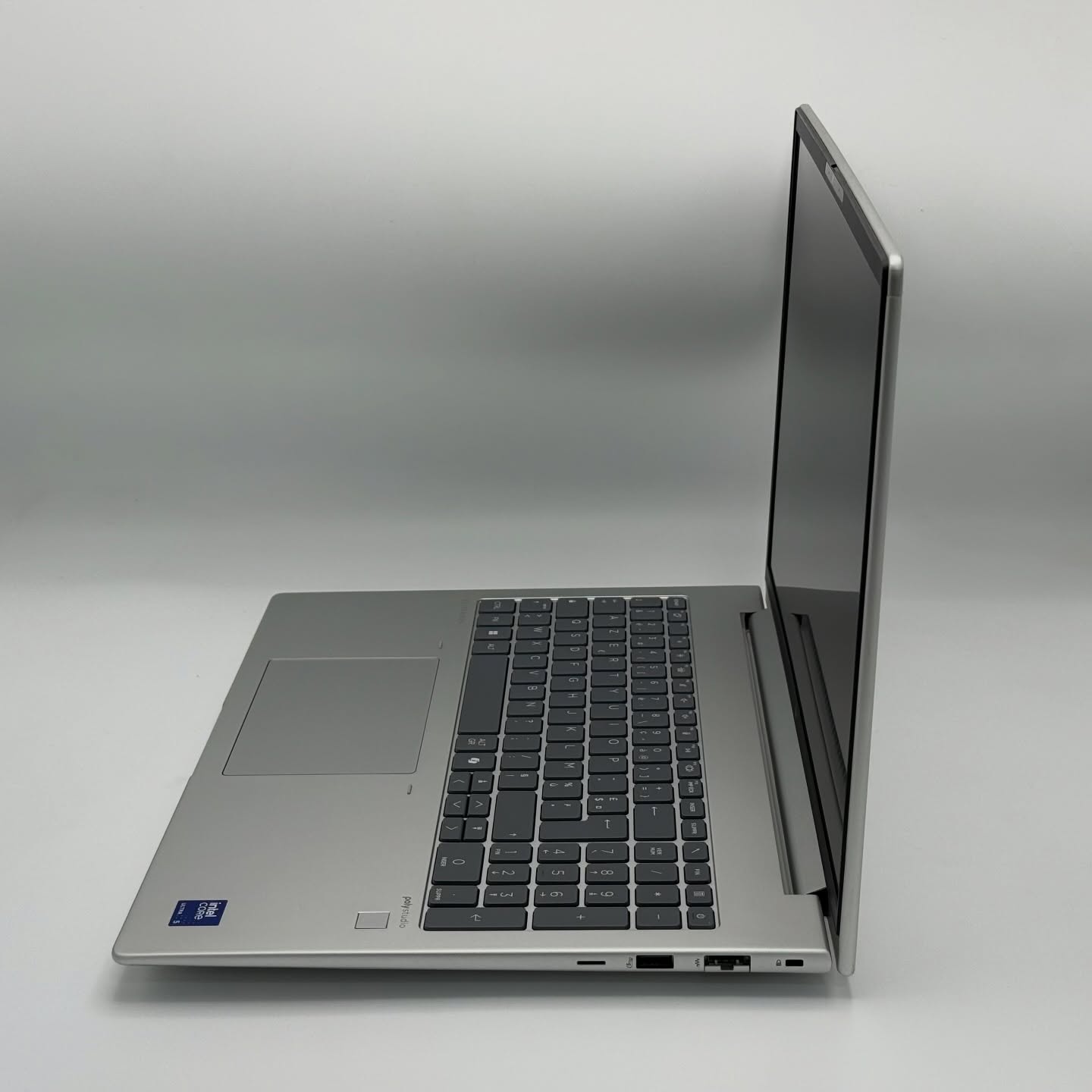 HP EliteBook 660 G11 – Tactile – Ultra 5 135U / 32 Go DDR5 / 512 Go SSD NVMe / 16″ FHD+ Touch – Image 3