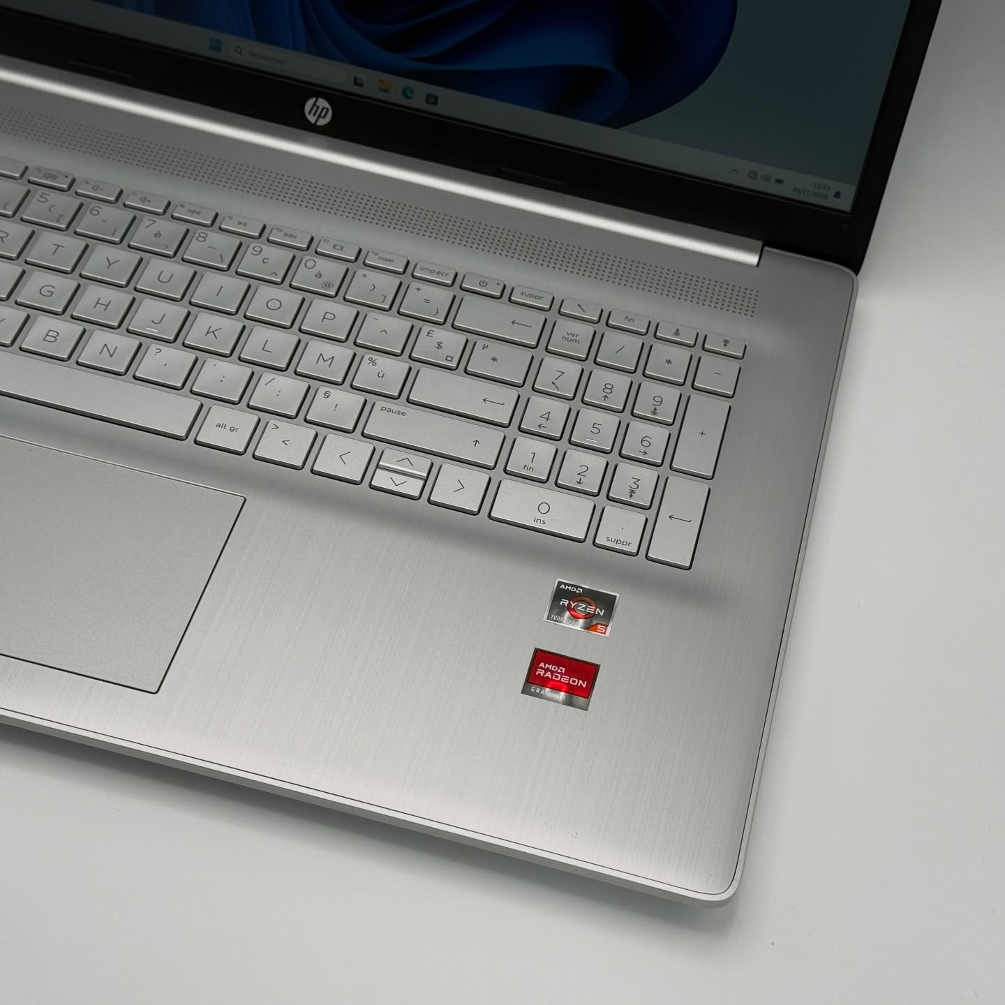 HP LAPTOP 17 / RYZEN 5 7520U / 16Go DDR5 / 512SSD / 17.3” FHD – Image 9