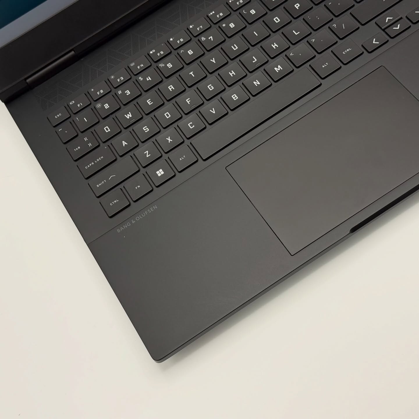 HP OMEN 16 / RYZEN 7 7840H / 16Go DDR5 / 512SSD / NVIDIA RTX 4060 8Go / 16” FHD 165Hz – Image 8