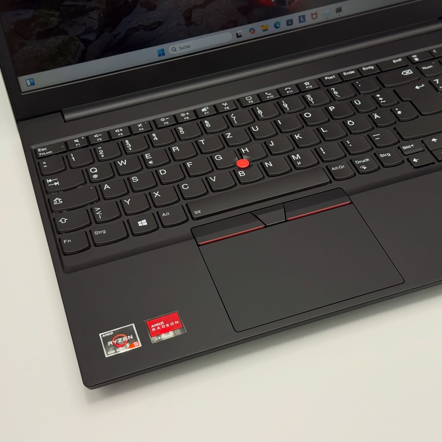 Lenovo ThinkPad E15 – Ryzen 5 4500U / 16Go / 512Go SSD / 15.6″ FHD – Image 8