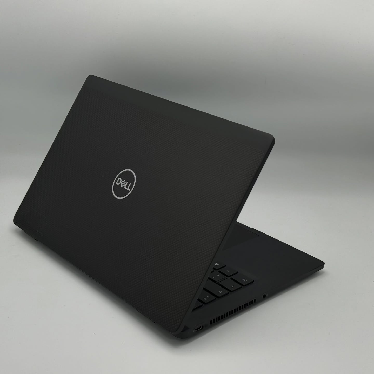 Dell Latitude 7420 Carbone – i5-1145G7 / 16Go DDR4X / 256Go SSD / 14″ FHD – Image 5