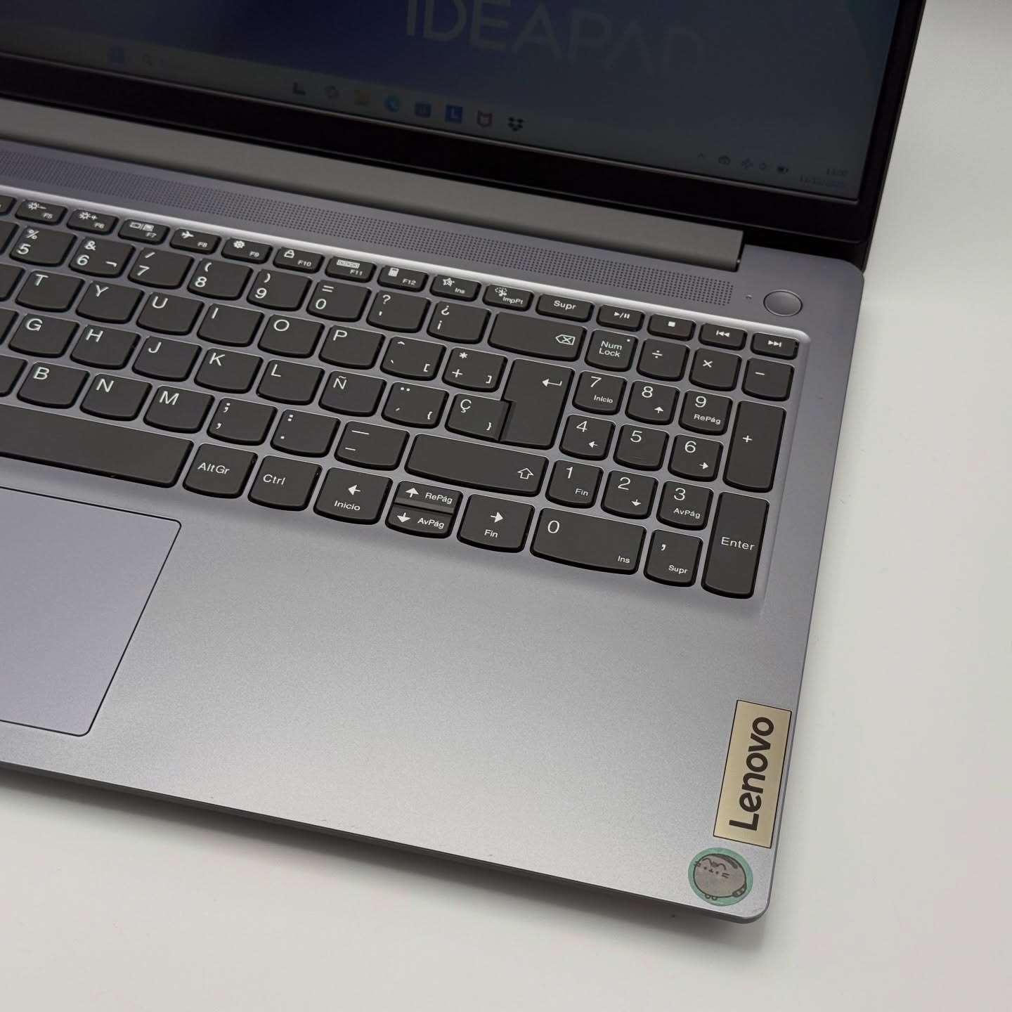 Lenovo IdeaPad Slim 3 – i7-13620H / 16Go DDR5 / 1To SSD NVMe / 15.6″ FHD – Image 9