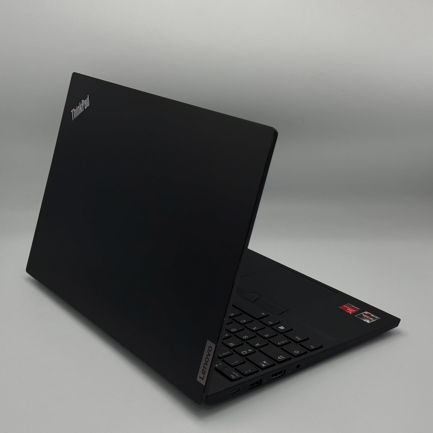 Lenovo ThinkPad E15 – Ryzen 5 4500U / 16Go / 512Go SSD / 15.6″ FHD – Image 6