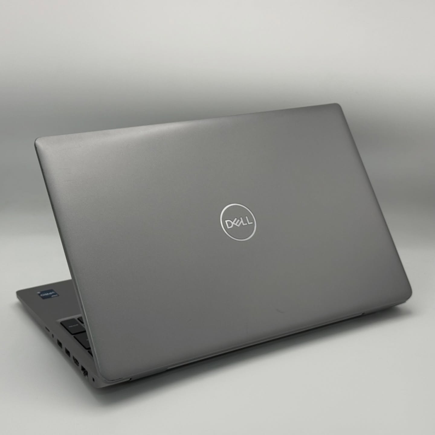 Dell Latitude 5540 – i5-1345U / 16Go DDR4 / 256Go SSD / 15.6″ FHD Tactile – Image 4
