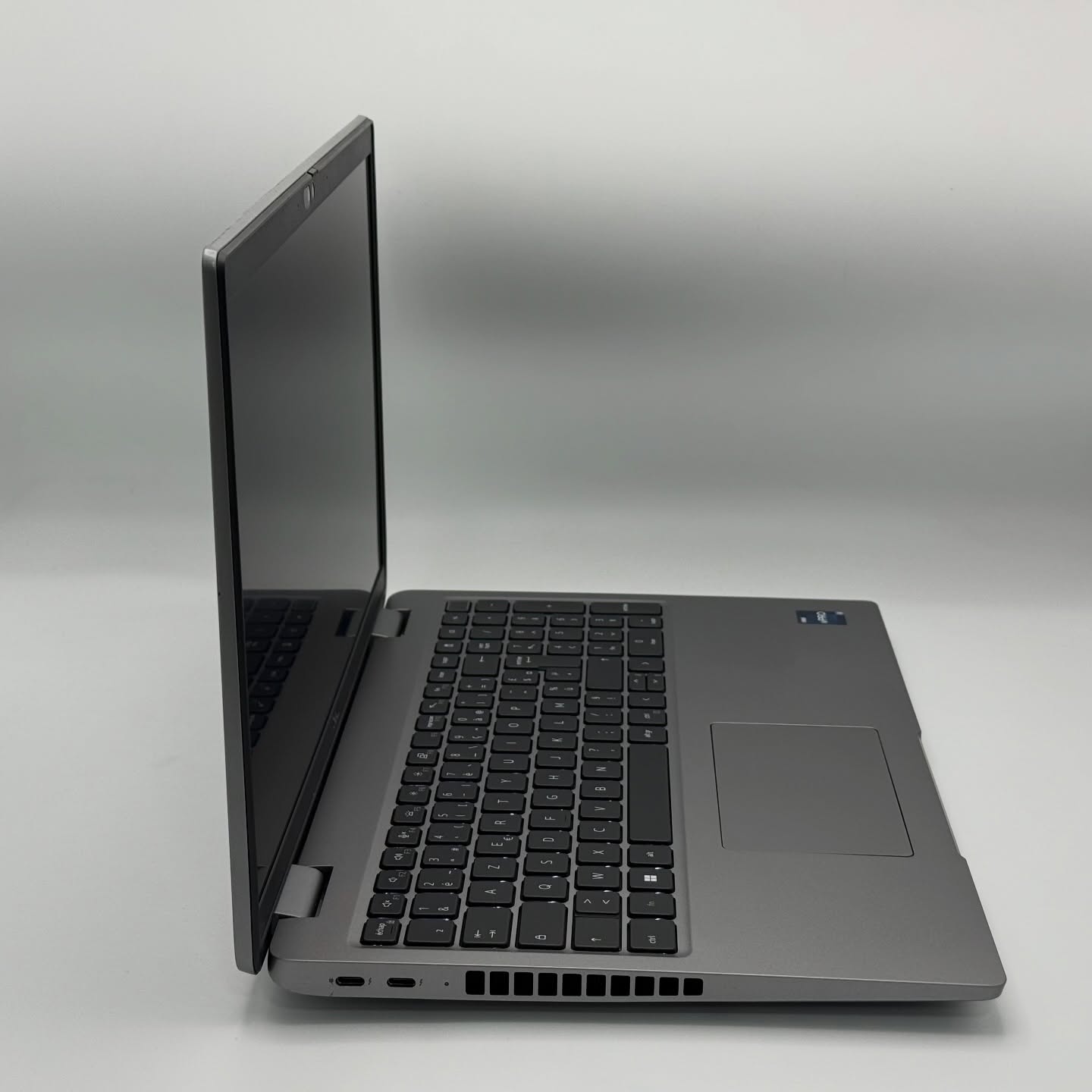 Dell Latitude 5540 – i5-1345U / 16Go DDR4 / 256Go SSD / 15.6″ FHD Tactile – Image 7