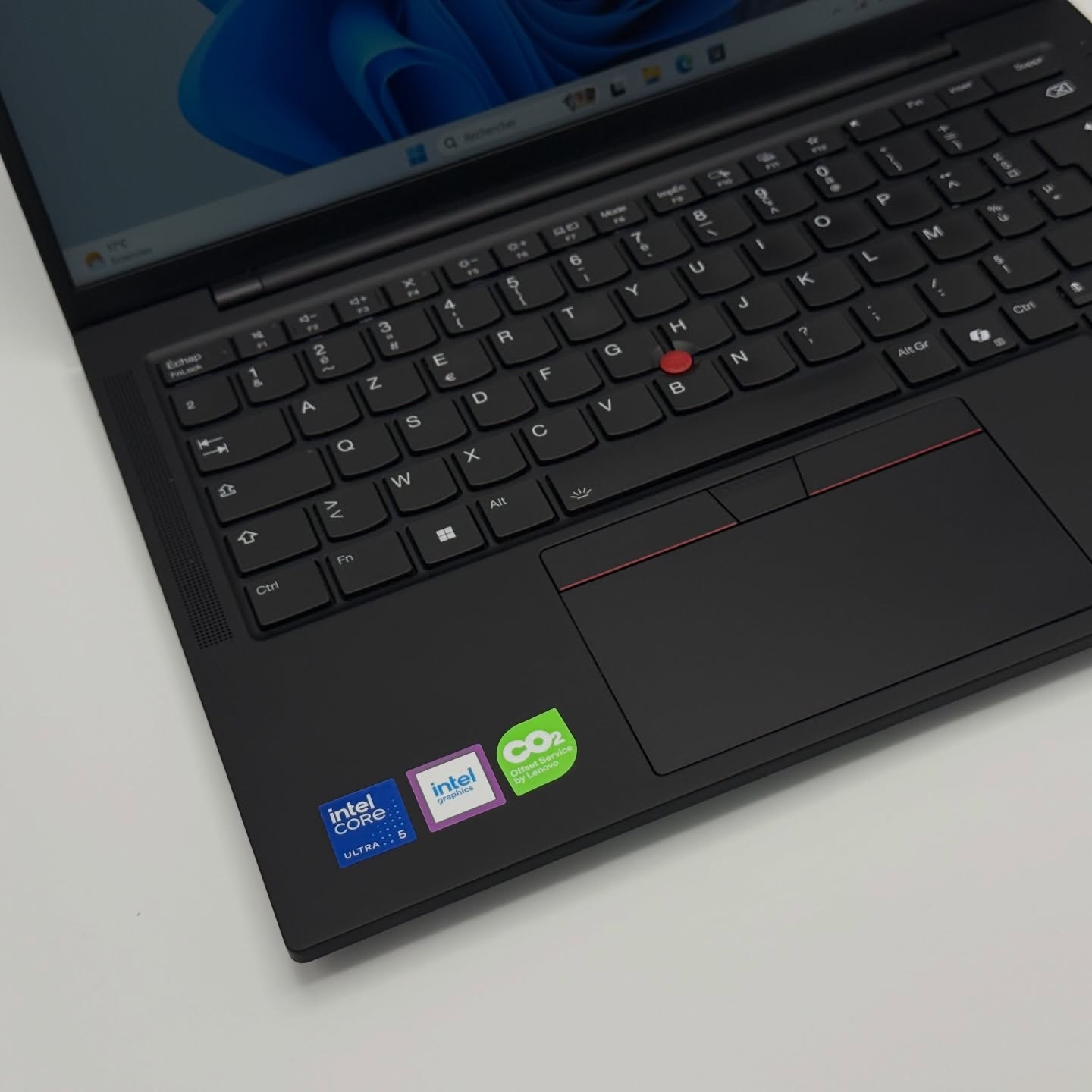 Lenovo ThinkPad T14s Gen 5 – Intel Core Ultra 5 125U / 16 Go DDR5 / 14″ FHD+ – Image 8
