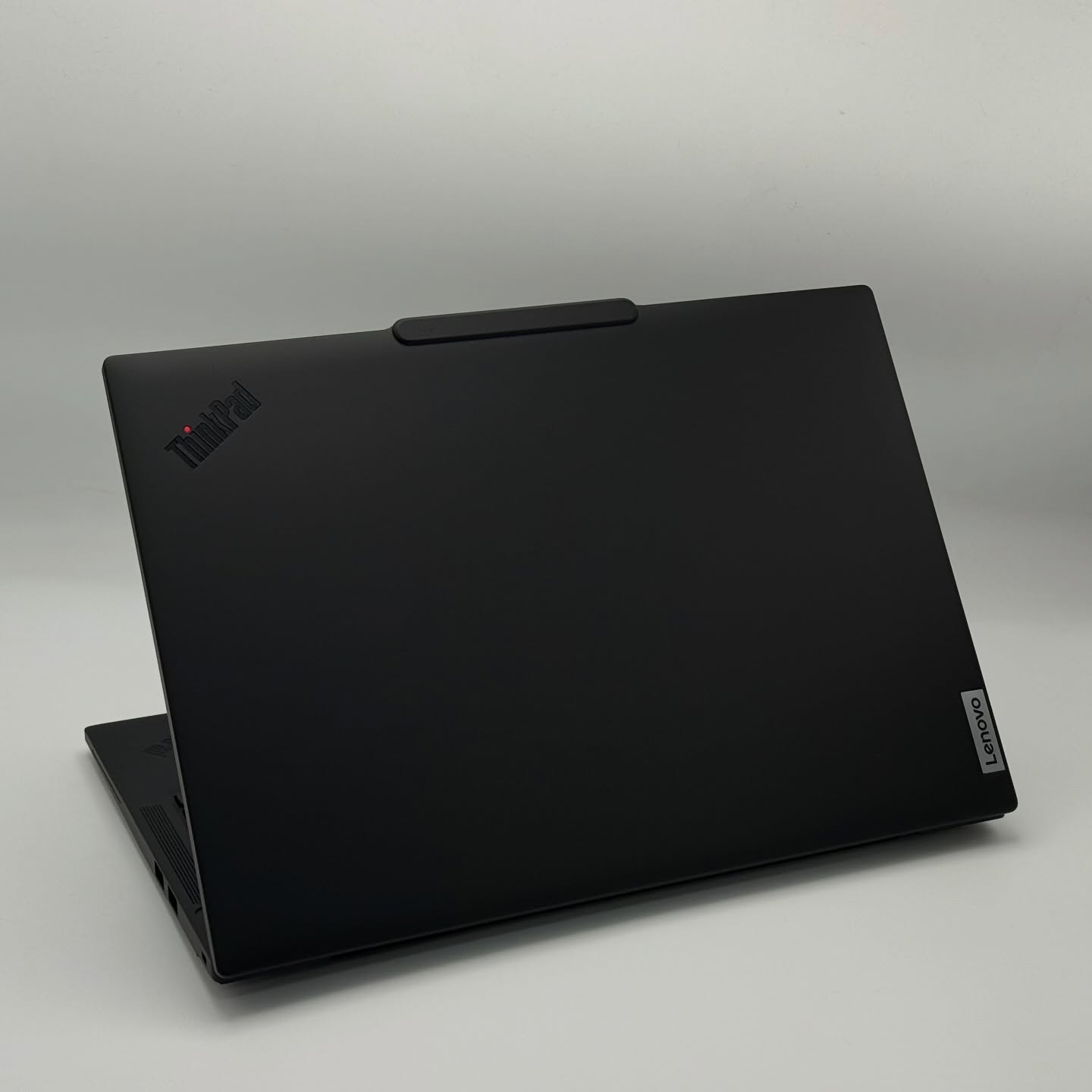 Lenovo ThinkPad T14s Gen 5 – Intel Core Ultra 5 125U / 16 Go DDR5 / 14″ FHD+ – Image 4