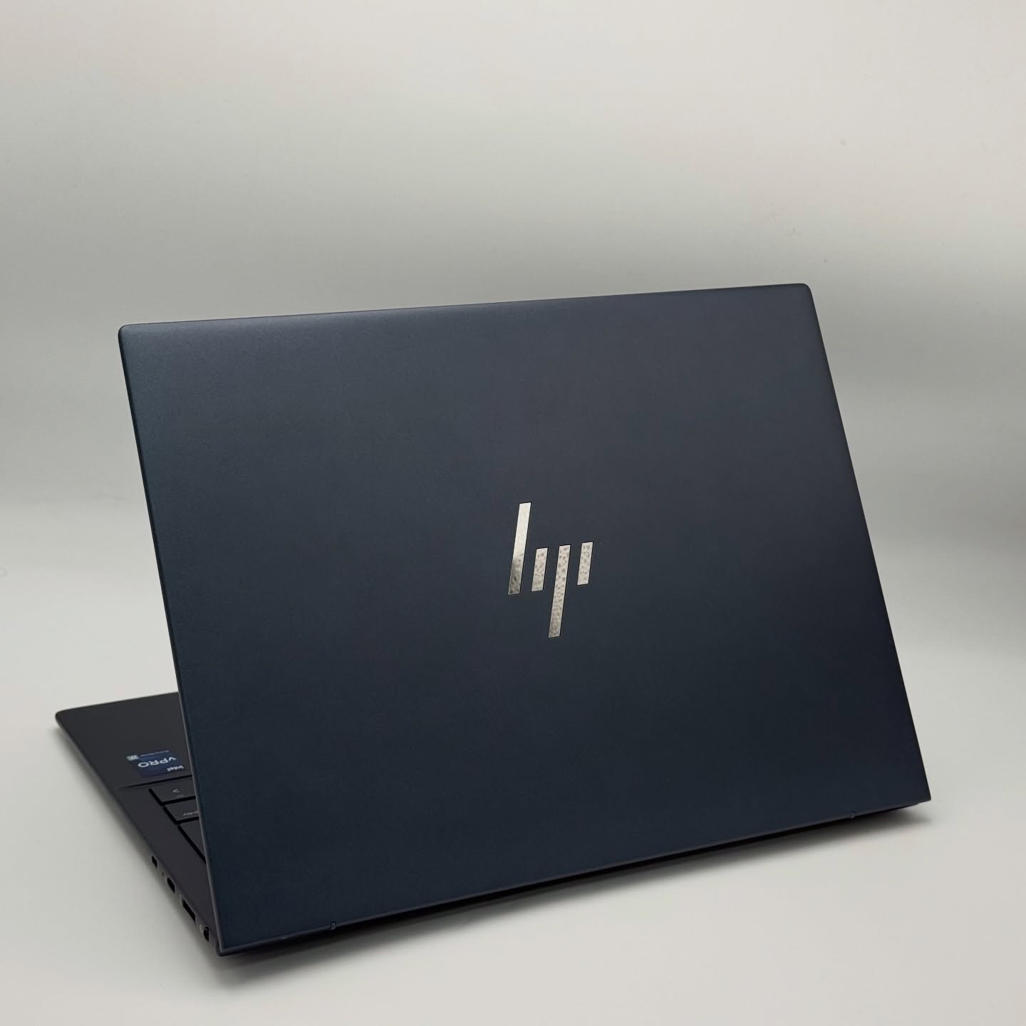 HP Elite Dragonfly G4 – i7-1365U / 32 Go / 512 Go SSD / 13.5″ Tactile – Image 3