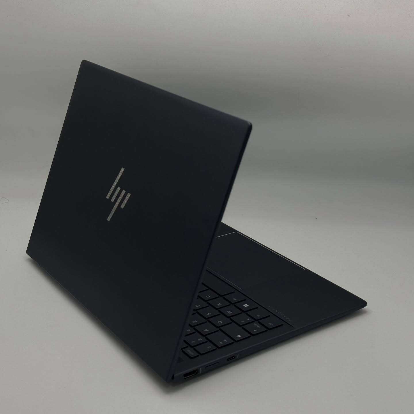 HP Elite Dragonfly G4 – i7-1365U / 32 Go / 512 Go SSD / 13.5″ Tactile – Image 5