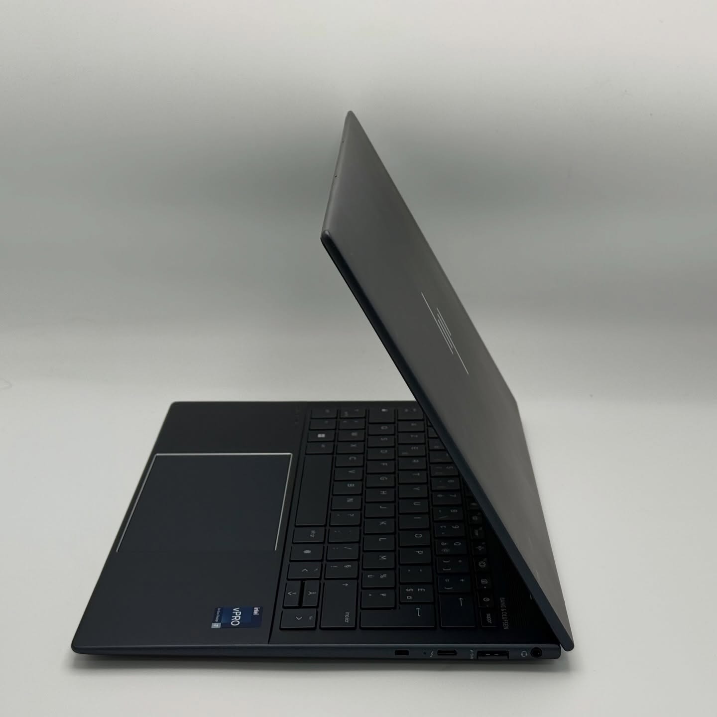 HP Elite Dragonfly G4 – i7-1365U / 32 Go / 512 Go SSD / 13.5″ Tactile – Image 2