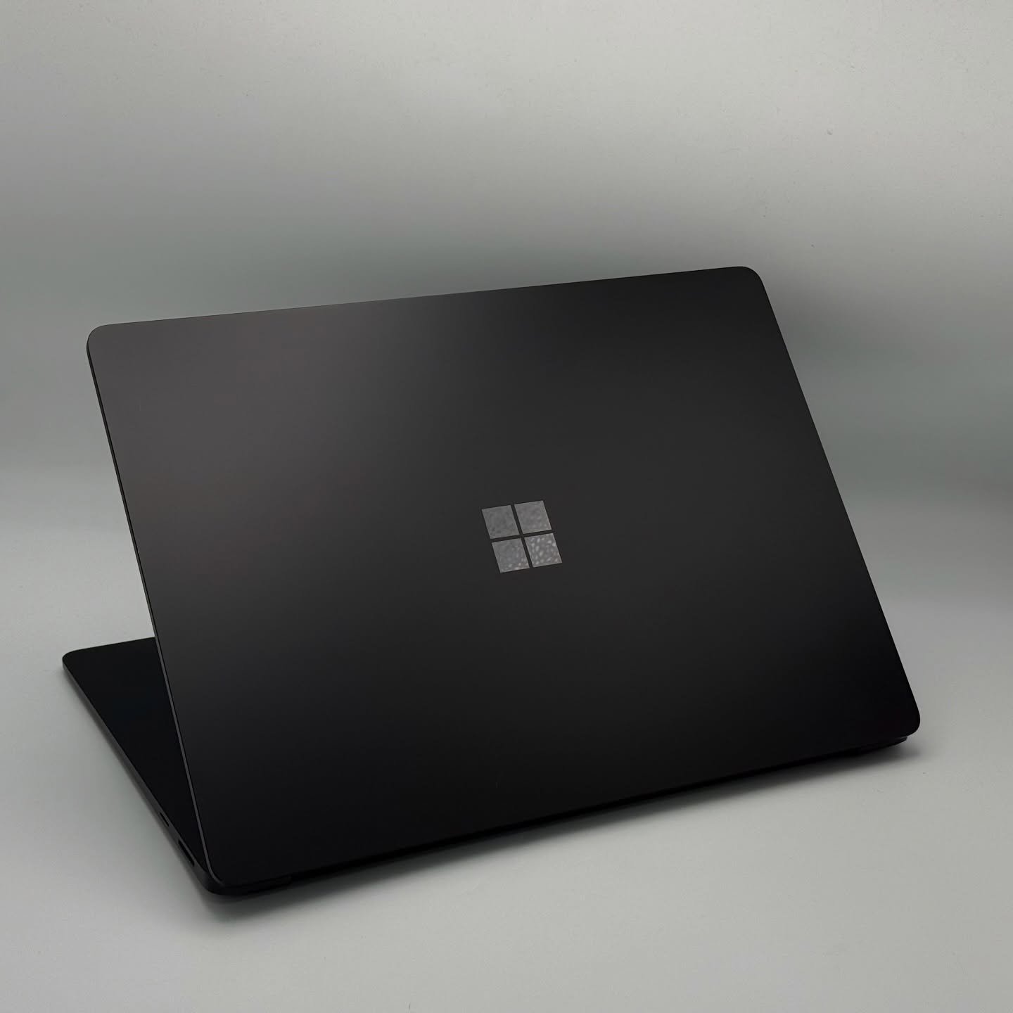Surface Laptop 7th Edition – Snapdragon X Elite / 32 Go / 1 To SSD / 15″ OLED – Image 4