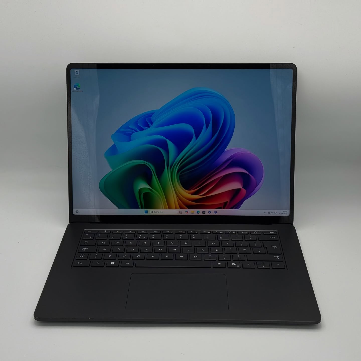 Surface Laptop 7th Edition – Snapdragon X Elite / 32 Go / 1 To SSD / 15″ OLED