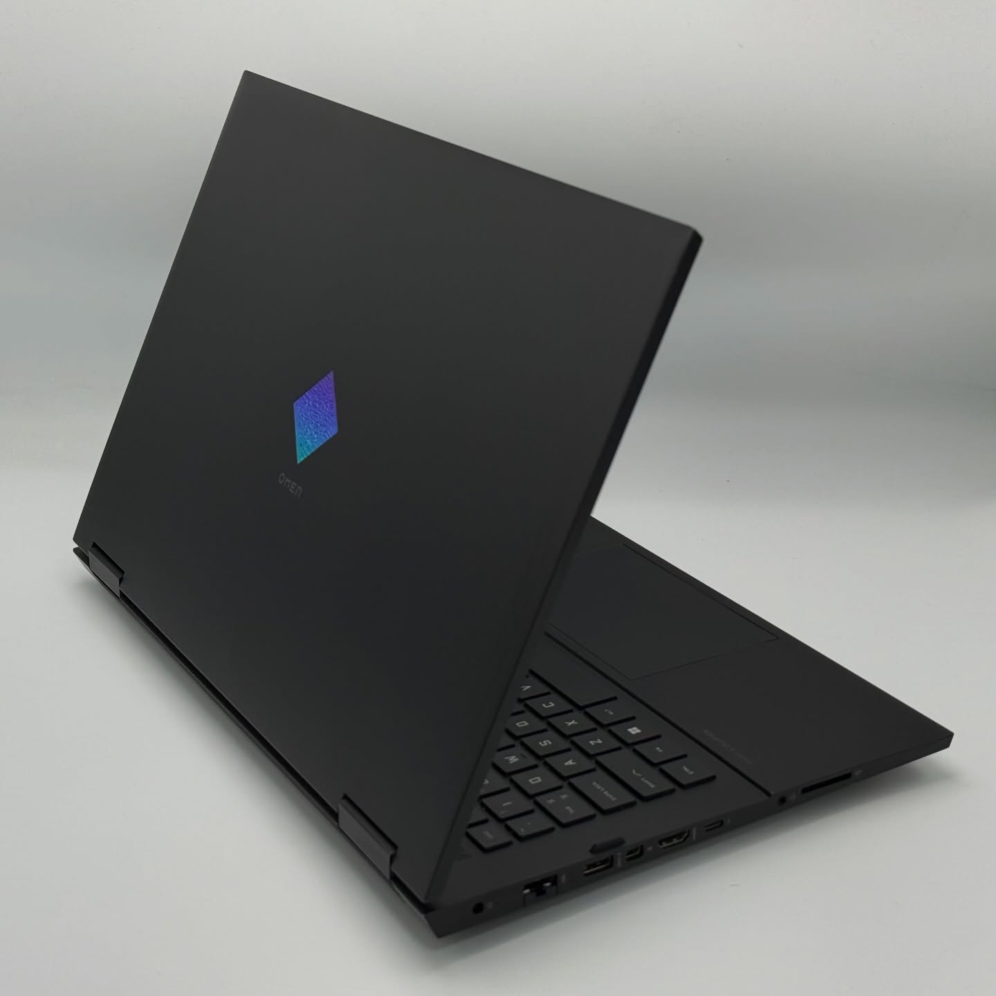 HP OMEN 16 – i7-12700H / 16 Go DDR5 / RTX 3060 / 144Hz – Image 6