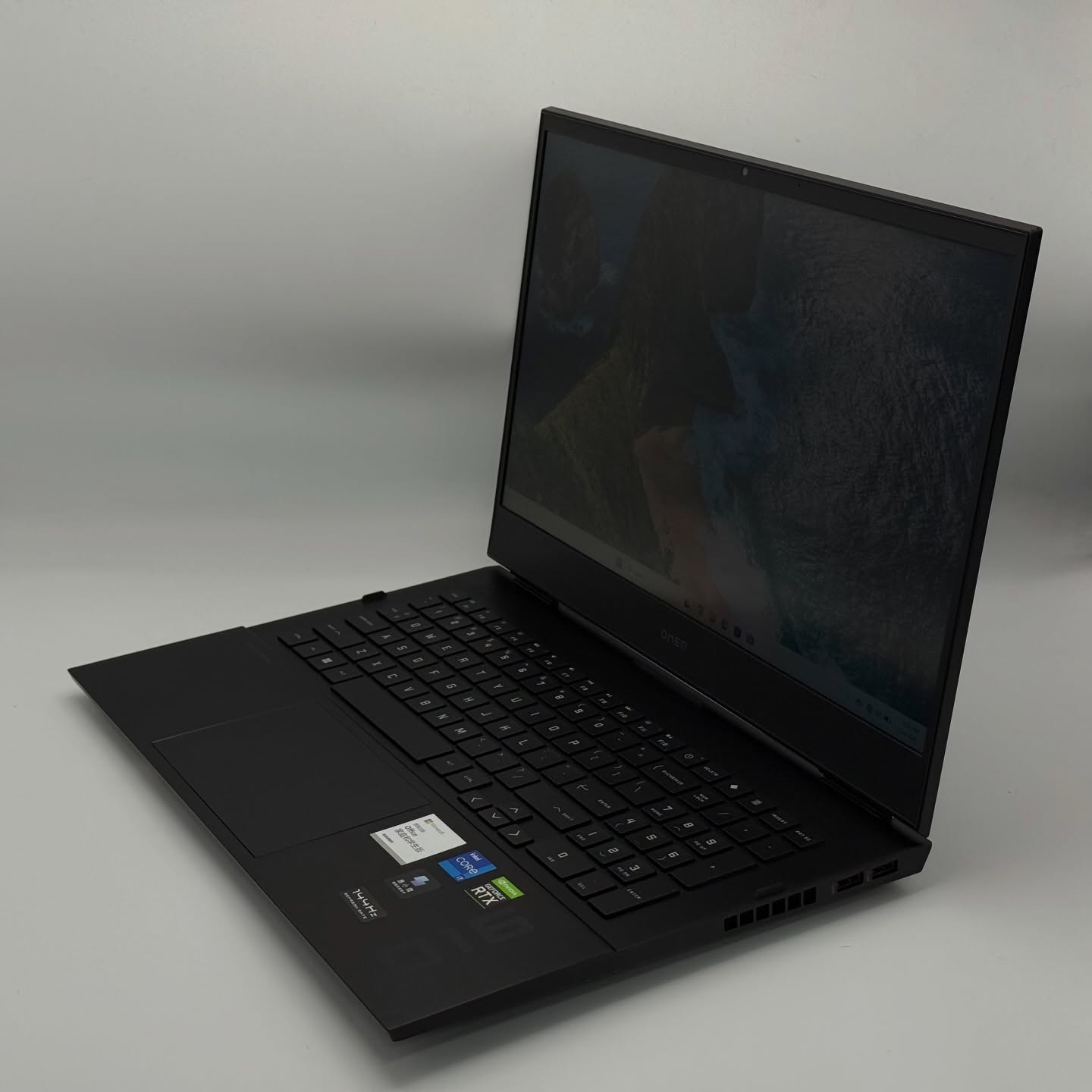 HP OMEN 16 – i7-12700H / 16 Go DDR5 / RTX 3060 / 144Hz – Image 2